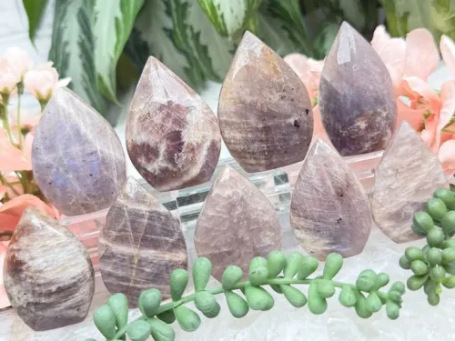 Comparison of natural moonstone and imitation stones