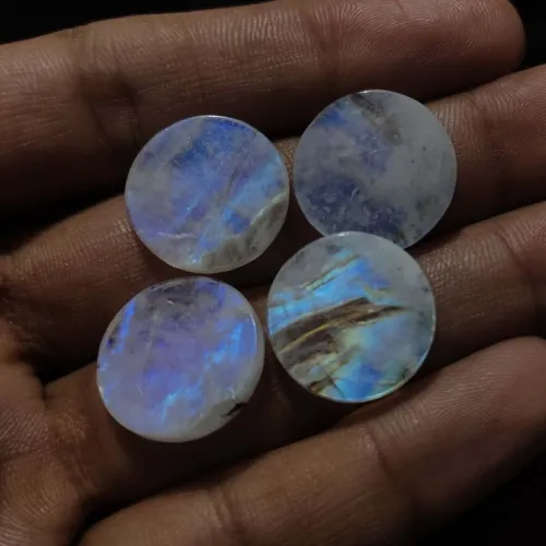 Comparison of real moonstone and simulants under daylight