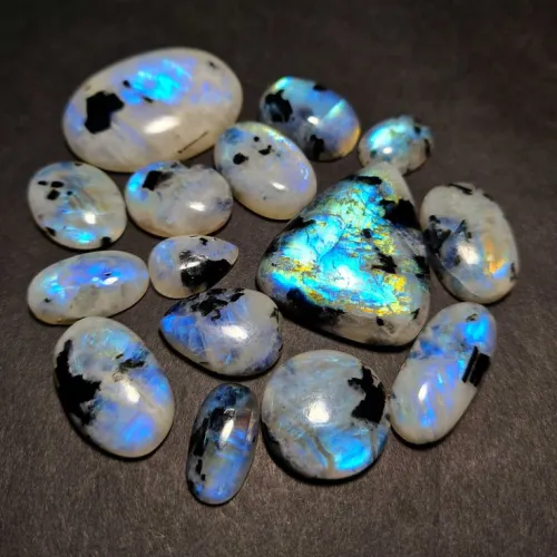 Magnified view of correctly vs poorly drilled moonstone holes