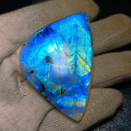 Side-by-side comparison of different adularescence quality